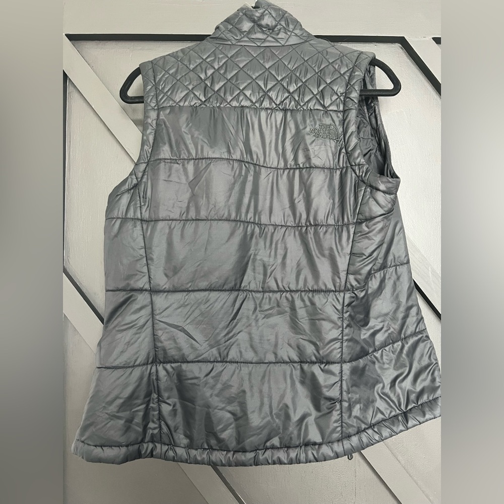 The North Face Women’s Quilted Stow Pocket
Vest in Black, Size Medium - Picture 2 of 7